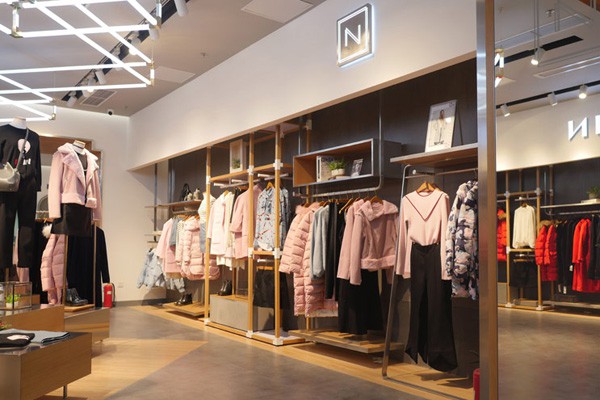 樱内女装店铺形象