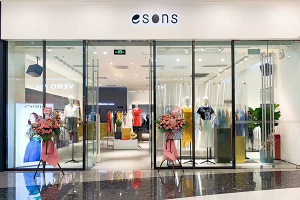 爱城市女装店铺形象