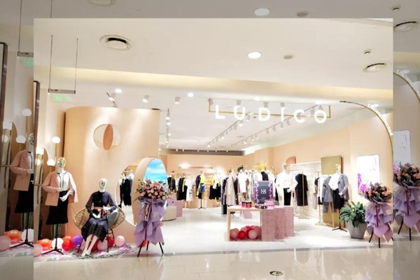 LUDICO女装店铺展示