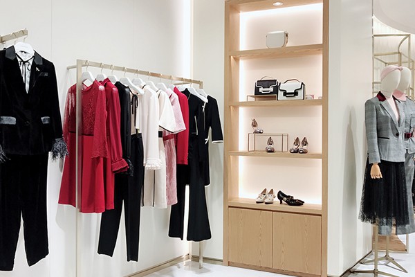 LIMEFLARE女装店铺形象