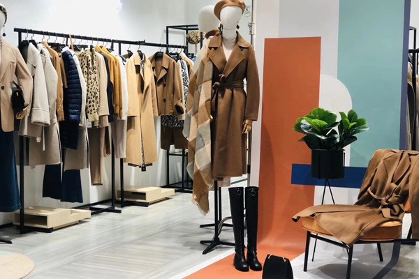 乔娜安达女装店铺展示