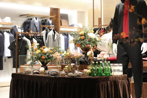 卡尔丹顿男装店铺展示