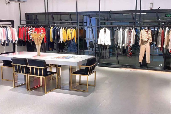 奈玛施女装店铺展示