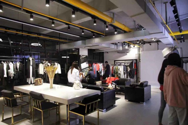 奈玛施女装店铺展示