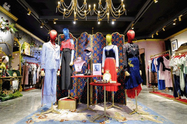 DILI女装店铺展示