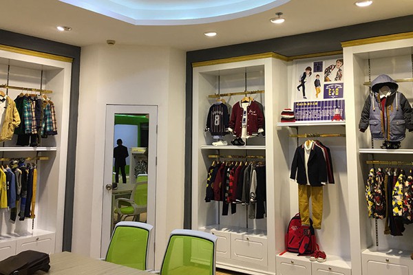 吉象贝儿童装店铺形象