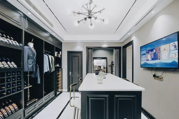 丹宁定制男装店铺展示