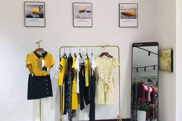 妍可唯女装店铺形象