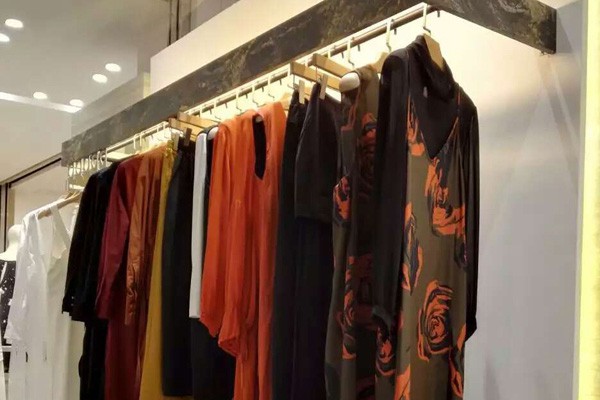 扣扣女装店铺展示