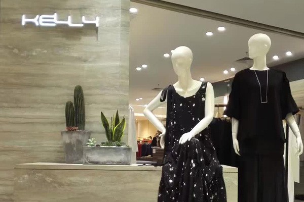 扣扣女装店铺展示