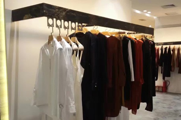 扣扣女装店铺展示