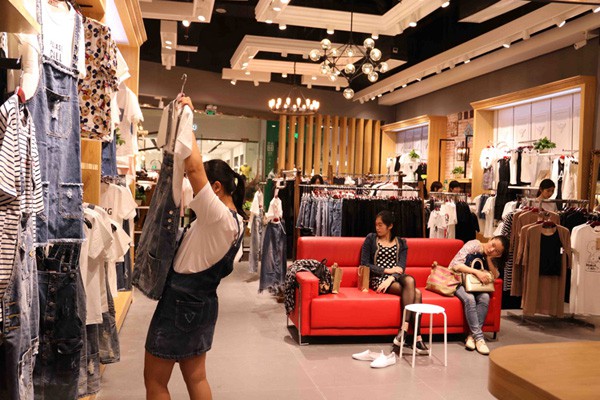 天使韩城女装店铺形象