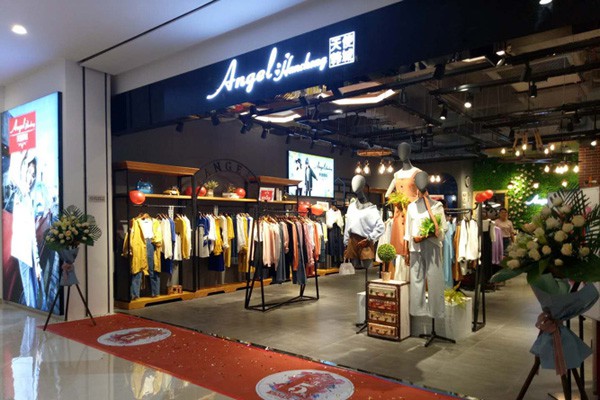 天使韩城女装店铺形象