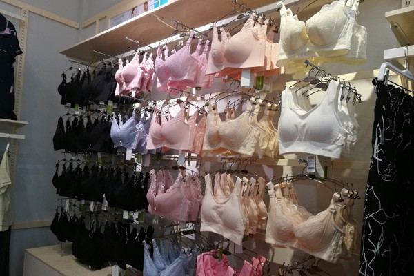 欧林雅内衣店铺形象