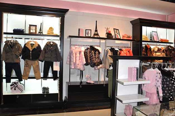 棣仔童装店铺形象