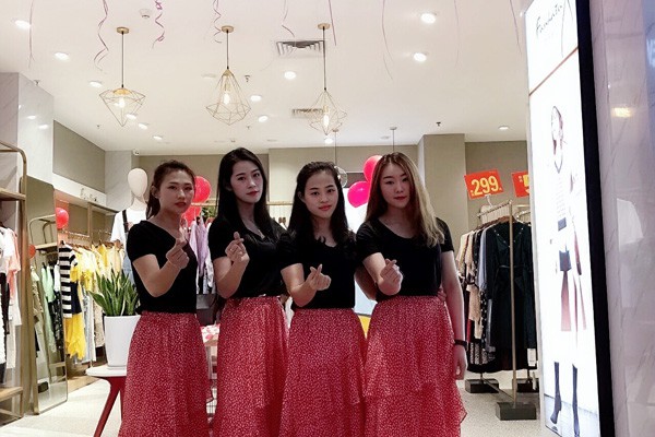 范卡图女装店铺形象
