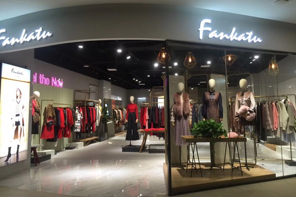 范卡图女装店铺展示