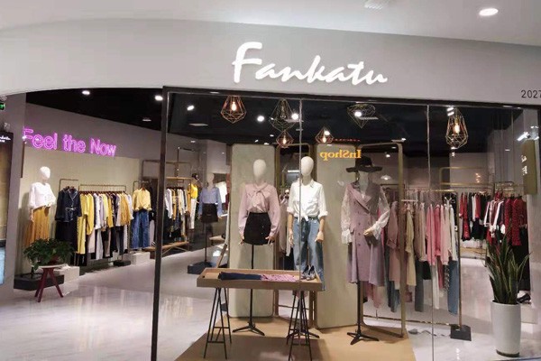 范卡图女装店铺展示