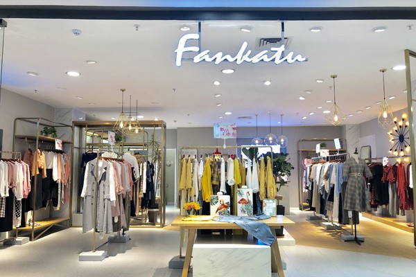 范卡图女装店铺展示