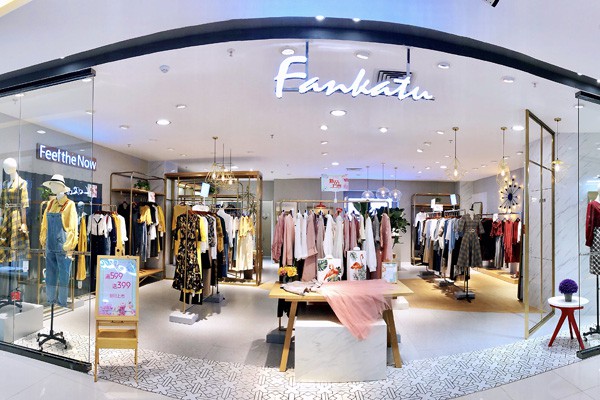 范卡图女装店铺展示
