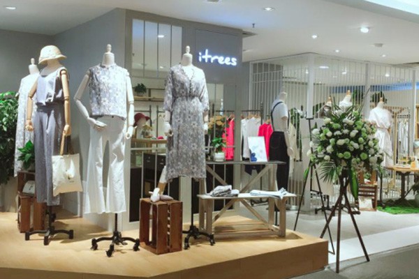 伊树女装店铺展示