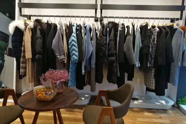 播冉女装店铺形象