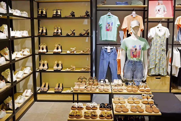 新佳娜休闲装店铺形象