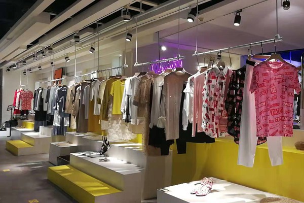 阿谩琳女装店铺展示