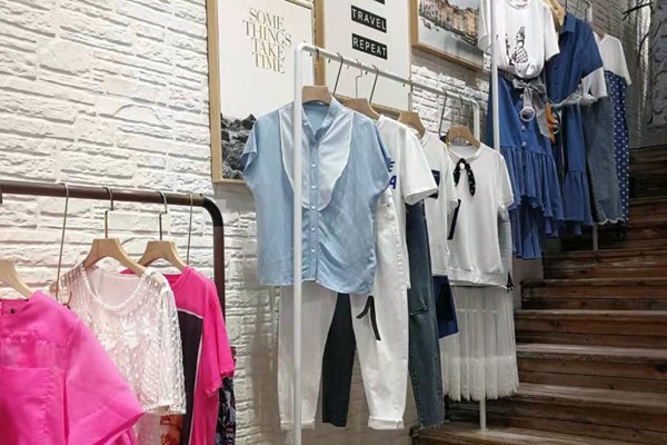 阿谩琳女装店铺展示