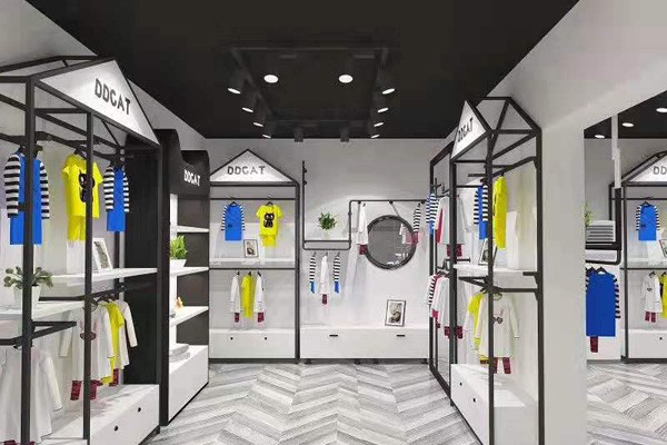 叮当猫童装店铺展示