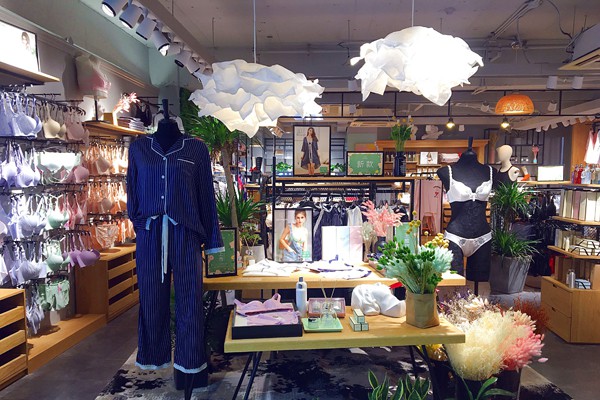秀黛内衣店铺形象