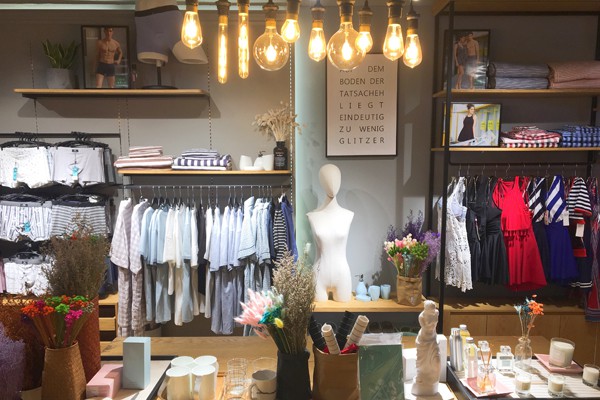 秀黛内衣店铺形象