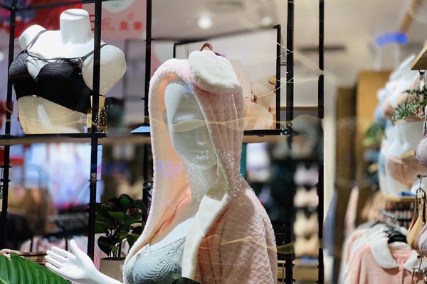 秀黛内衣店铺展示