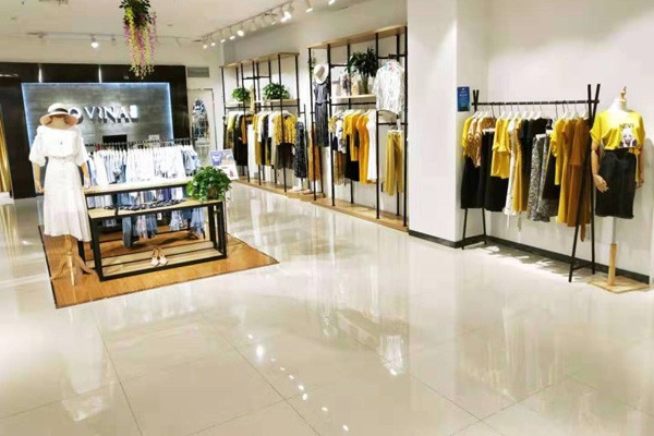 奥薇纳女装店铺展示