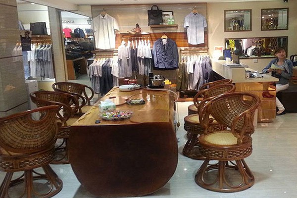 鹿王男装店铺展示