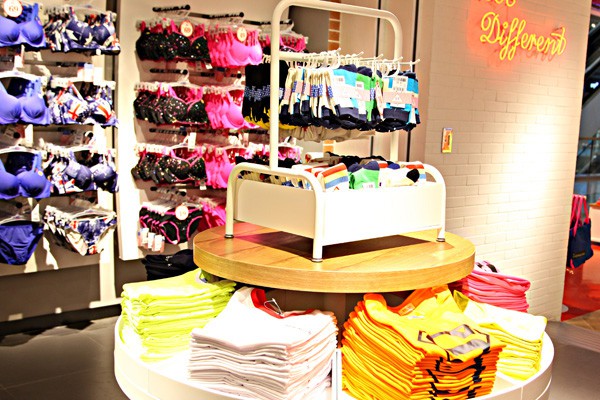 BD内衣店铺形象