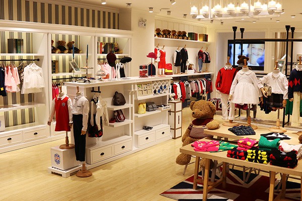 伊顿风尚童装店铺形象