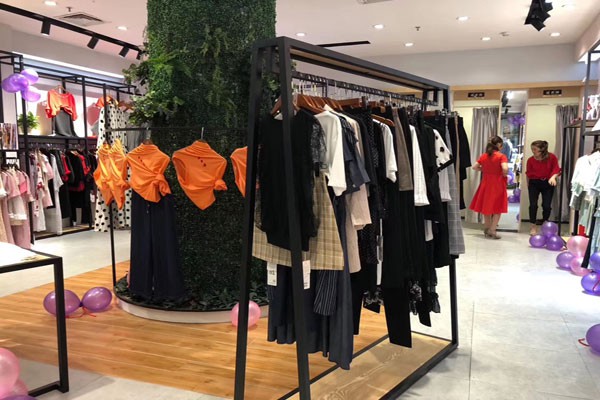 EI.女装店铺展示