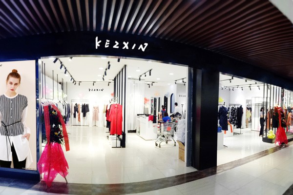 可之馨女装店铺形象