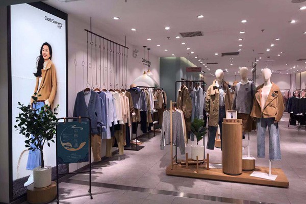 布景女装店铺展示