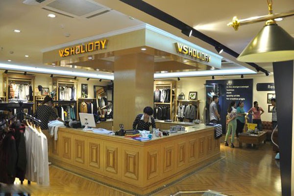 V.SHOLIDAY男装店铺展示