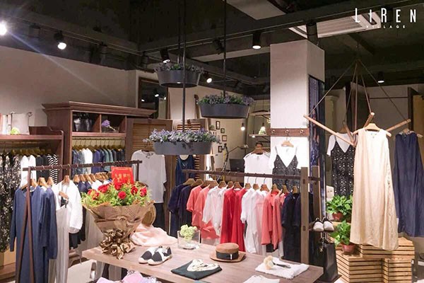 犁人坊女装店铺形象