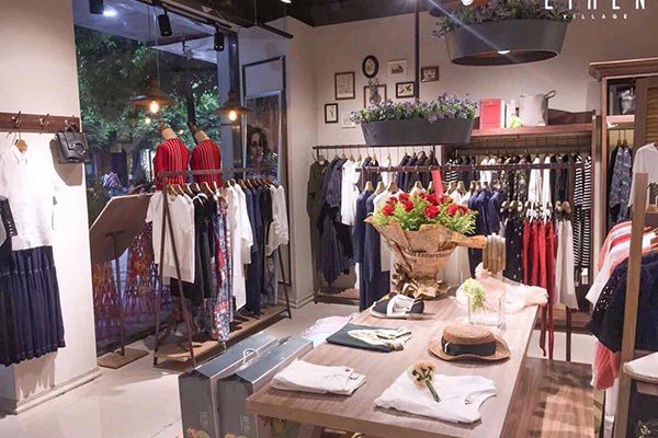 犁人坊女装店铺展示