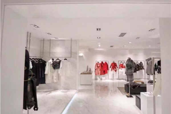 沫黎女装店铺展示