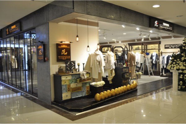 范可儿女装店铺展示