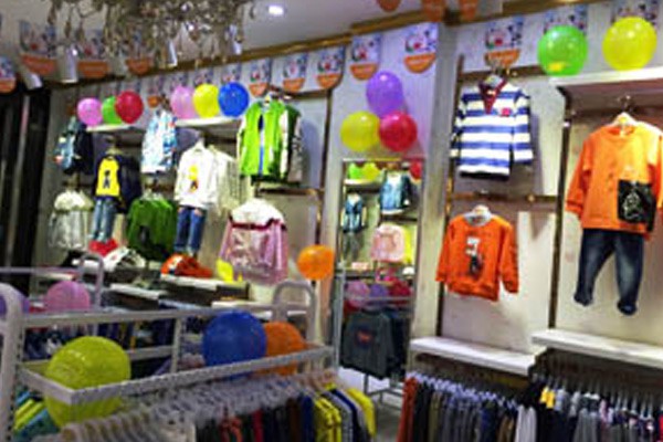 杰米杰妮童装店铺展示