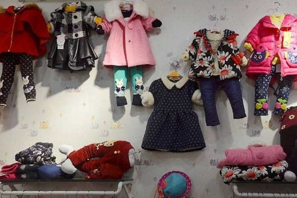 欧妮童装店铺展示