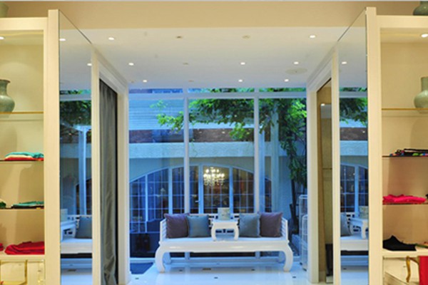 金枝玉叶女装店铺展示