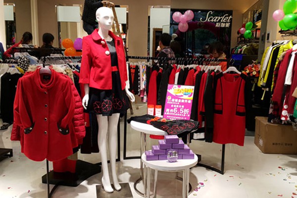 斯珈妮女装店铺展示