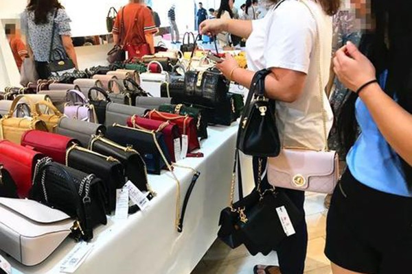 迪莱克丝店铺展示